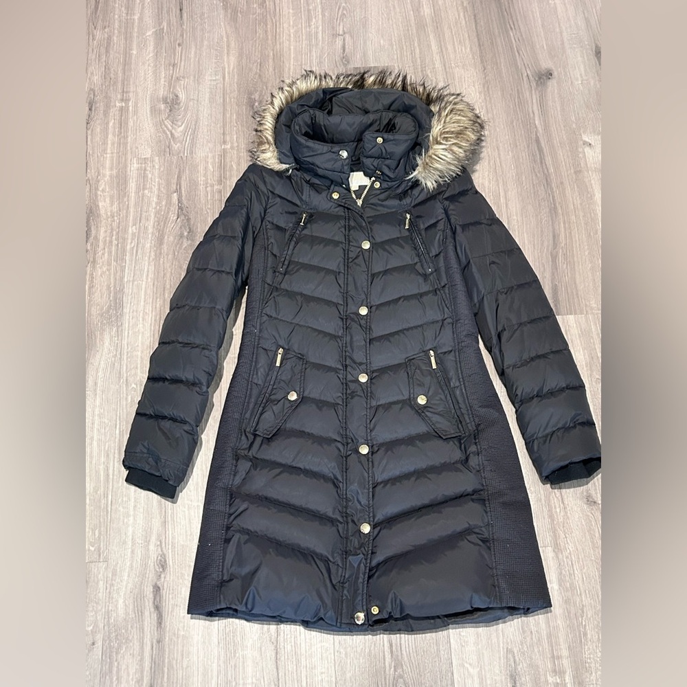 ❥𝗠𝗜𝗖𝗛𝗔𝗘𝗟 𝗞𝗢𝗥𝗦: Women’s Faux-Fur-Trim Hooded Chevron Down Puffer Parka Coat - Picture 4 of 13
